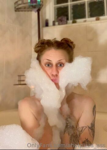 u27706734 / u277067341 nude photo #27