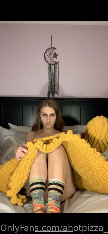 u27706734 / u277067341 nude photo #35