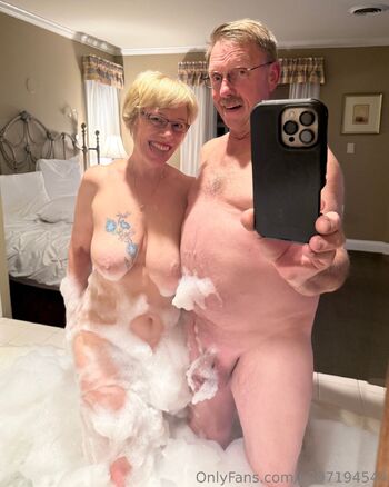 Randell_livingthedrea / u297194549 nude photo #7