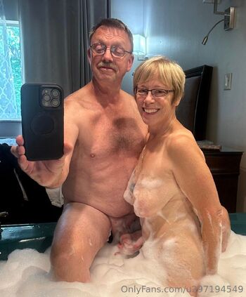 Randell_livingthedrea / u297194549 nude photo #9