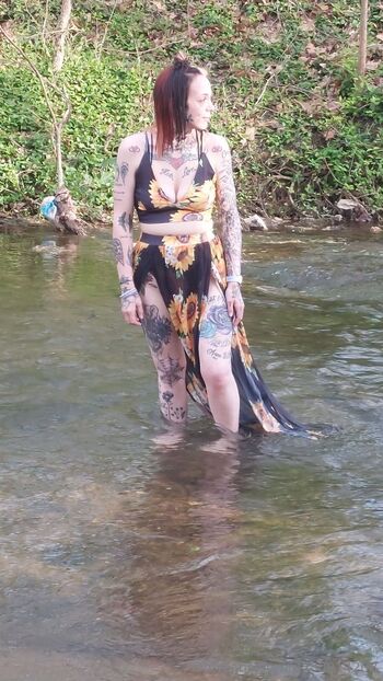 Inkedbabe_199 / u380914208 / thickmechanicchick / inkedbabe_1995 nude photo #9