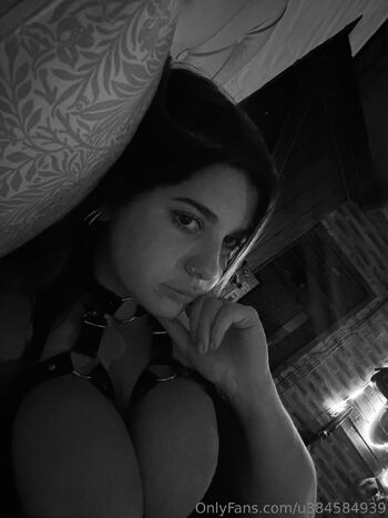 Marilinnnnn / u384584939 nude photo #6