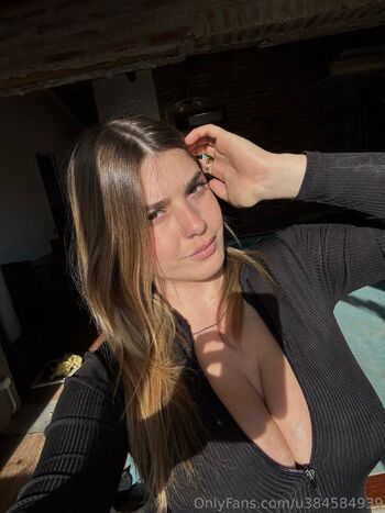 Marilinnnnn / u384584939 nude photo #12