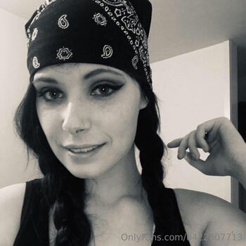 Anna Strou / u422507713 nude photo #2