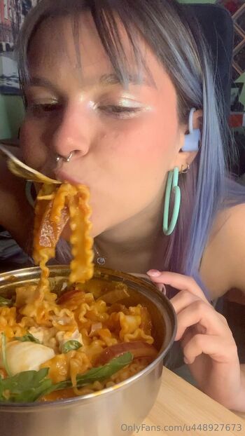 Vickyshedonis / u448927673 nude photo #13