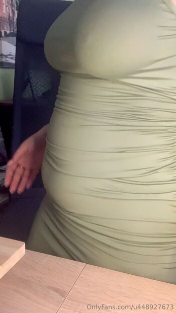 Vickyshedonis / u448927673 nude photo #14