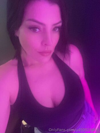 Kimberly Ros / u459920465 nude photo #1