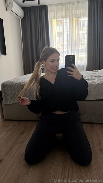 u47478449 / u474784494 nude photo #29