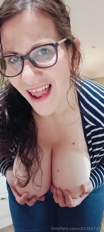 Curvy40 / u513847397 nude photo #2