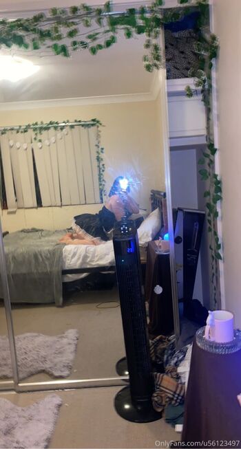 Stephani / u56123497 nude photo #10