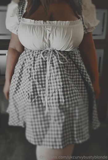 CurvyBlond / ukcurvybustyblonde nude photo #7