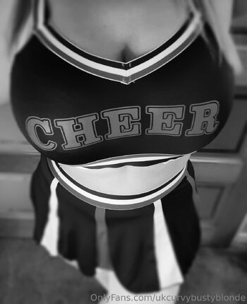 CurvyBlond / ukcurvybustyblonde nude photo #9