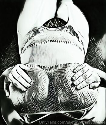 CurvyBlond / ukcurvybustyblonde nude photo #33