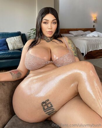 Love my melons / uluvmybush nude photo #8