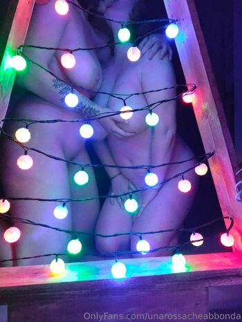 Your Fave lesbians / unarossacheabbonda nude photo #1