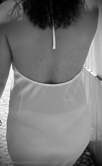 QueenDomin / undressing_room nude photo #33