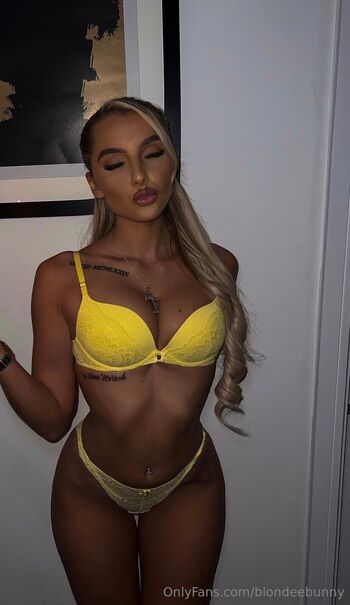 Liv / unlockliv nude photo #12