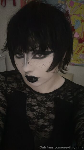 Raven / urevilmommy nude photo #9