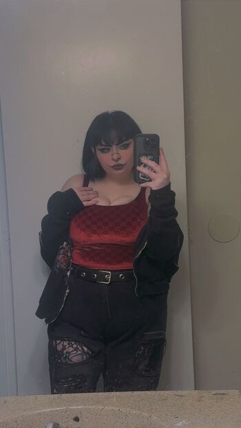 Victoria / urgothfairy666 nude photo #1