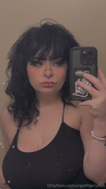 Victoria / urgothfairy666 nude photo #18