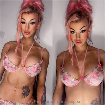 Princess Pea - Hung British T / urprincesspea nude photo #2