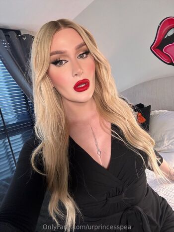 Princess Pea - Hung British T / urprincesspea nude photo #31