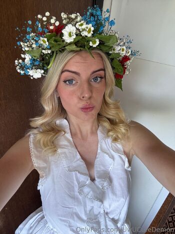 CuteDemo / uwucutedemon nude photo #9