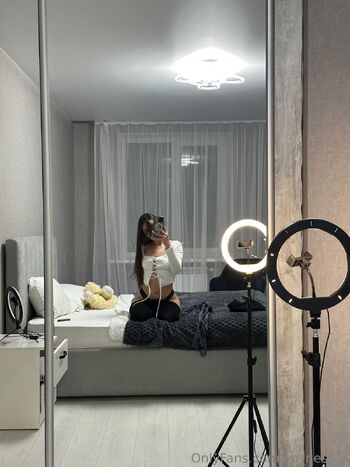 Tiny Nes / va_ness_a nude photo #5