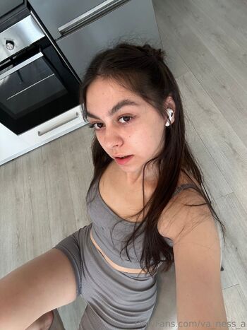 Tiny Nes / va_ness_a nude photo #15