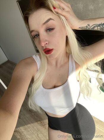 𝓐𝓷𝓷𝓪 𝓥𝓪𝓵𝓮𝓷 / valenann nude photo #3
