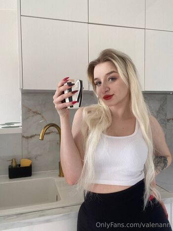 𝓐𝓷𝓷𝓪 𝓥𝓪𝓵𝓮𝓷 / valenann nude photo #12