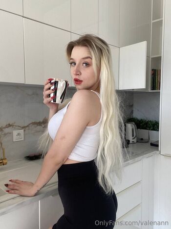 𝓐𝓷𝓷𝓪 𝓥𝓪𝓵𝓮𝓷 / valenann nude photo #19