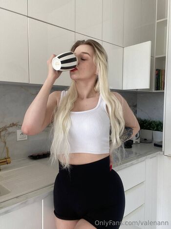 𝓐𝓷𝓷𝓪 𝓥𝓪𝓵𝓮𝓷 / valenann nude photo #34