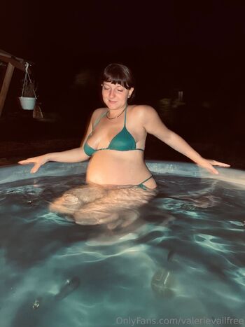 Sofia Capon / valerievailfree / valerycaponi nude photo #9