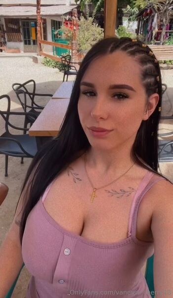 Vanessa / vanessa.cherry18 nude photo #8