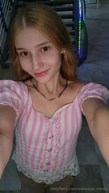 𝒱𝒶𝓃𝑒𝓈𝓈𝒶 𝒩𝑜𝓇𝒾𝓈𝓈 / vanessa_norris nude photo #12
