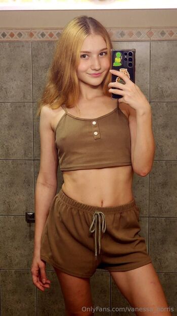 𝒱𝒶𝓃𝑒𝓈𝓈𝒶 𝒩𝑜𝓇𝒾𝓈𝓈 / vanessa_norris nude photo #17