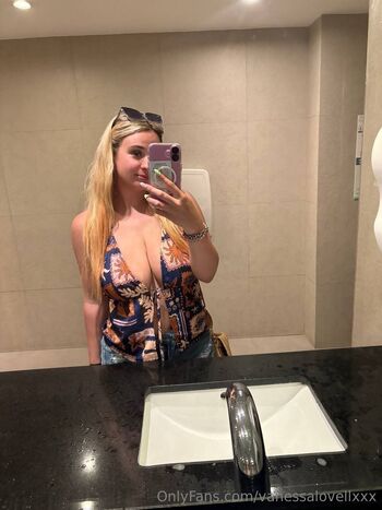 Nessa Lovel / vanessalovellfree nude photo #10