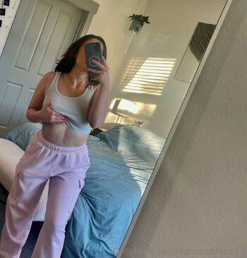 Vanessa wetttt / vanessariley18 nude photo #9