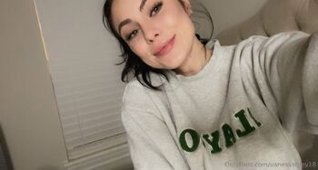 Vanessa wetttt / vanessariley18 nude photo #14