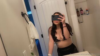 Vanessa wetttt / vanessariley18 nude photo #15