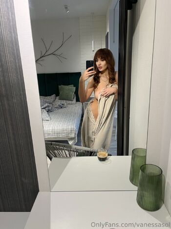 Vanessa / vanessasol nude photo #20