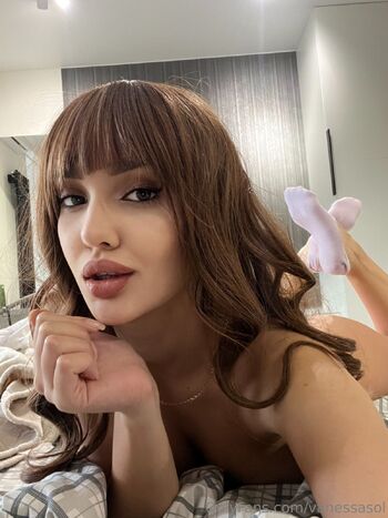Vanessa / vanessasol nude photo #23