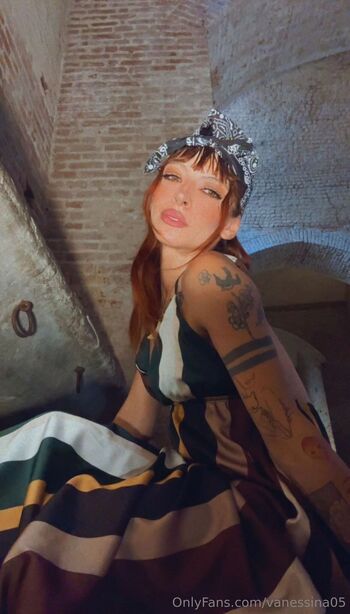 Vanessa / vanessina05 nude photo #5