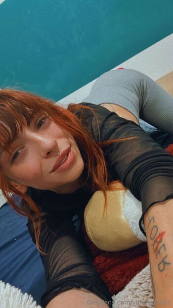 Vanessa / vanessina05 nude photo #14