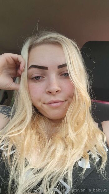 Savy / vanilla_baby99 nude photo #3