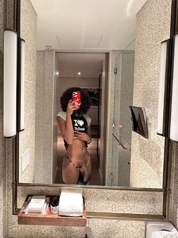 Vannial / vanniall nude photo #7