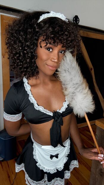 Vannial / vanniall nude photo #12