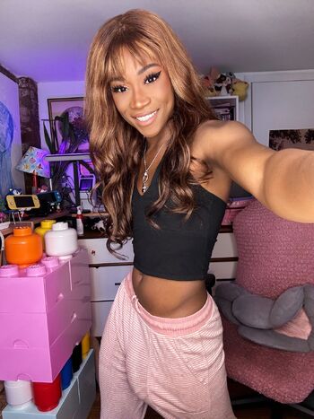 Vannial / vanniall nude photo #29