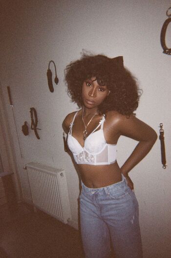 Vannial / vanniall nude photo #43